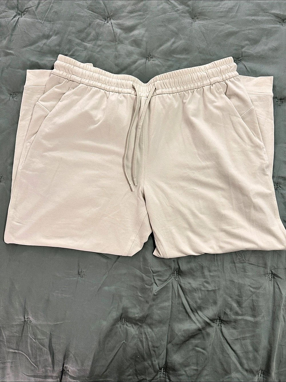 Lululemon Soft Jersey Classic Fit MR Crop Jogger size 10 NWT